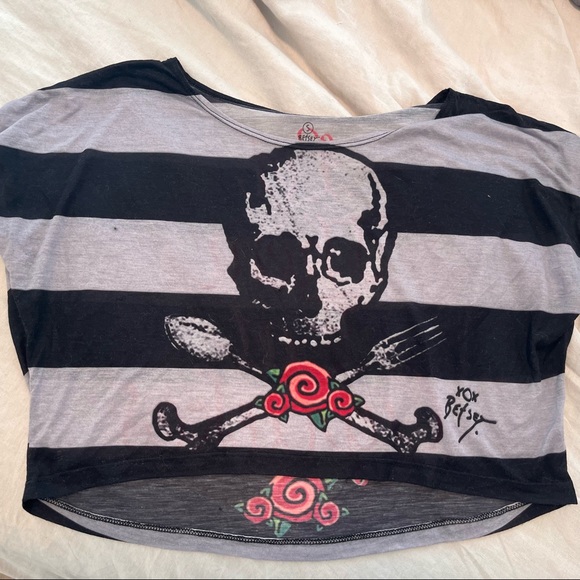 Betsey Johnson Skull Crop Top - Picture 3 of 4